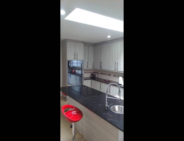 3 BEDROOM HOUSE FOR SALE IN KENSINGTON